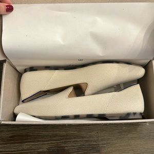 Rothy’s. The Almond Loafer Vanilla Bean - size 9 (will Fit SIZE 10)